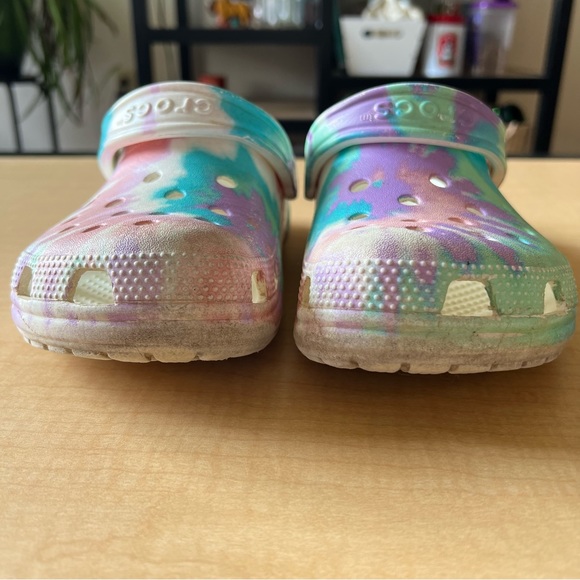 Tie Dye Crocs - Picture 4 of 8